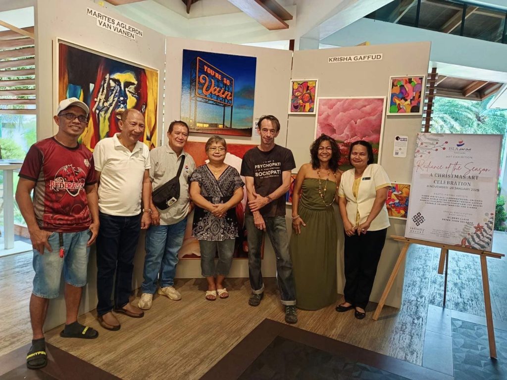 talented-artists-at-the-radiance-of-the-season-art-exhibit-launch-at-infinity-resort